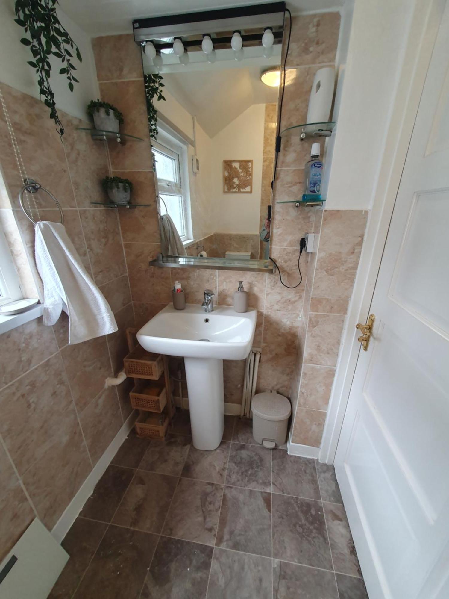Private Double Room In Cardiff Exteriér fotografie